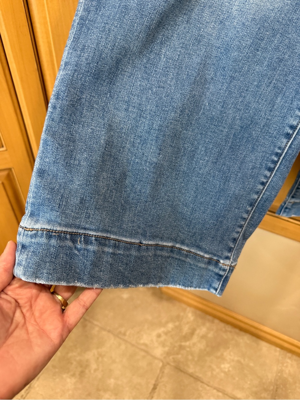 Zenana Outfitters Light Blue Wide-Leg Cropped Jeans - Picture 4 of 7